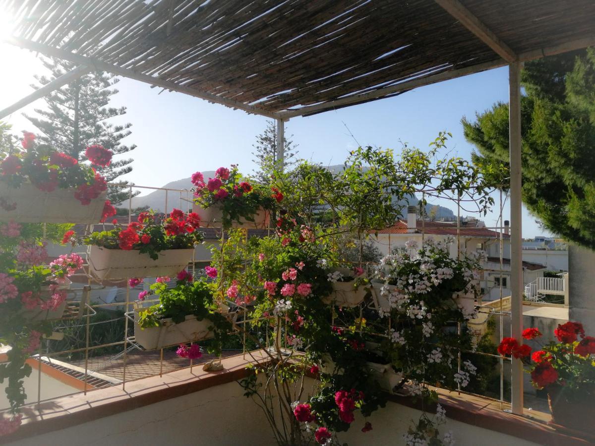 Hotel La Stanza Di Angi A Mondello Palermo Exterior foto